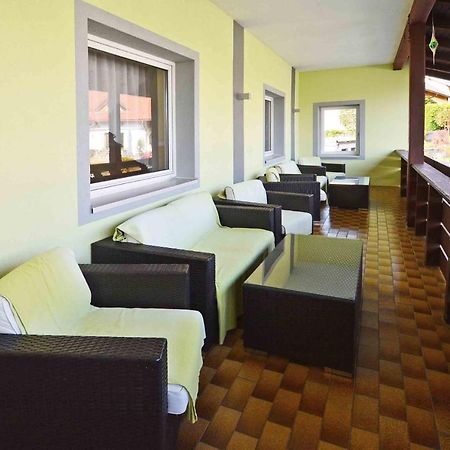 Gemuetliches Apartment In Ruhelage Villach Kültér fotó