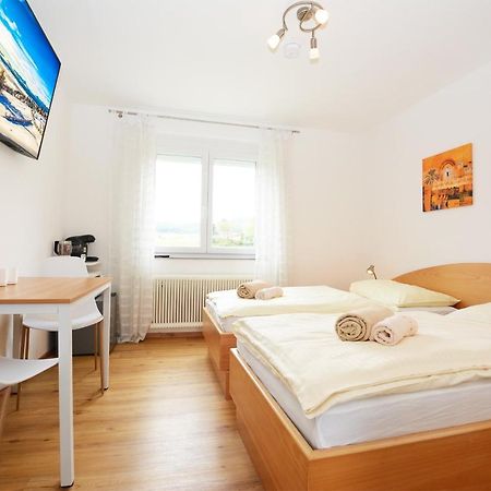 Gemuetliches Apartment In Ruhelage Villach Kültér fotó